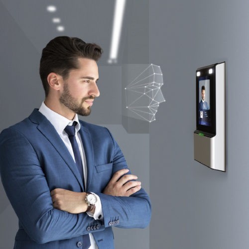 <strong>CNEWS</strong><br>Лицевая биометрия: от хайпа к реальности</br>